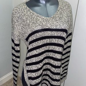 ❌❌SOLD❌❌Black and white stripe sweater